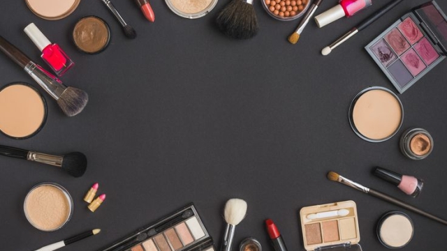 Master the Art of Beauty: Your Must-Have Makeup Essentials!