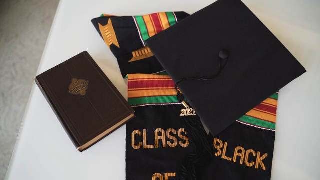 Stylish Icons of Achievement: The Ultimate Guide to Graduation Stoles and Sashes